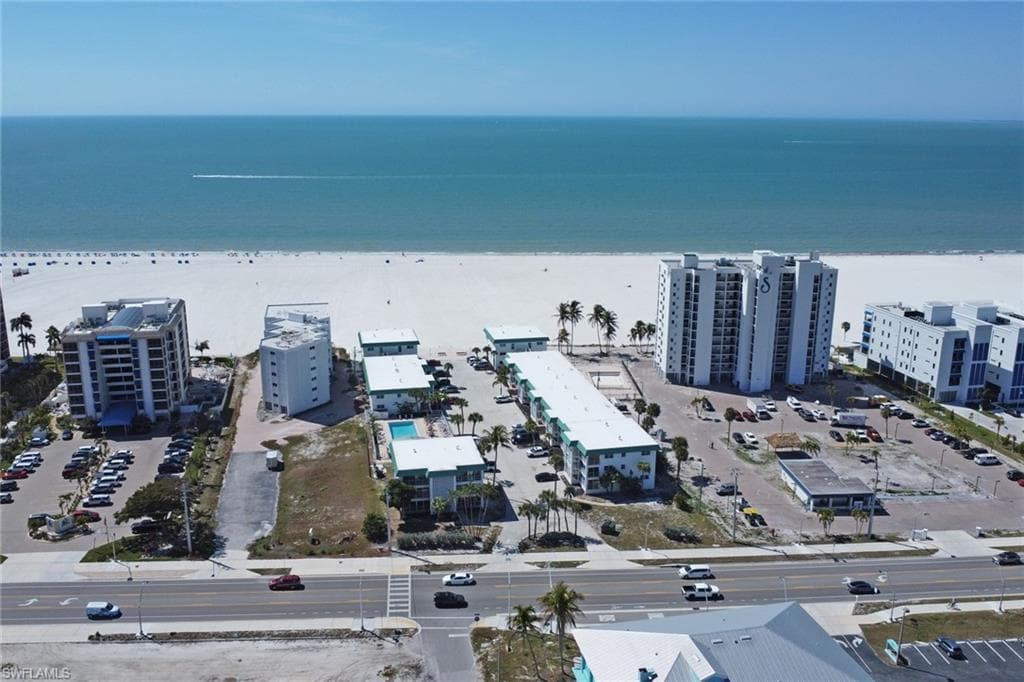 6500 Estero BLVD D123-33