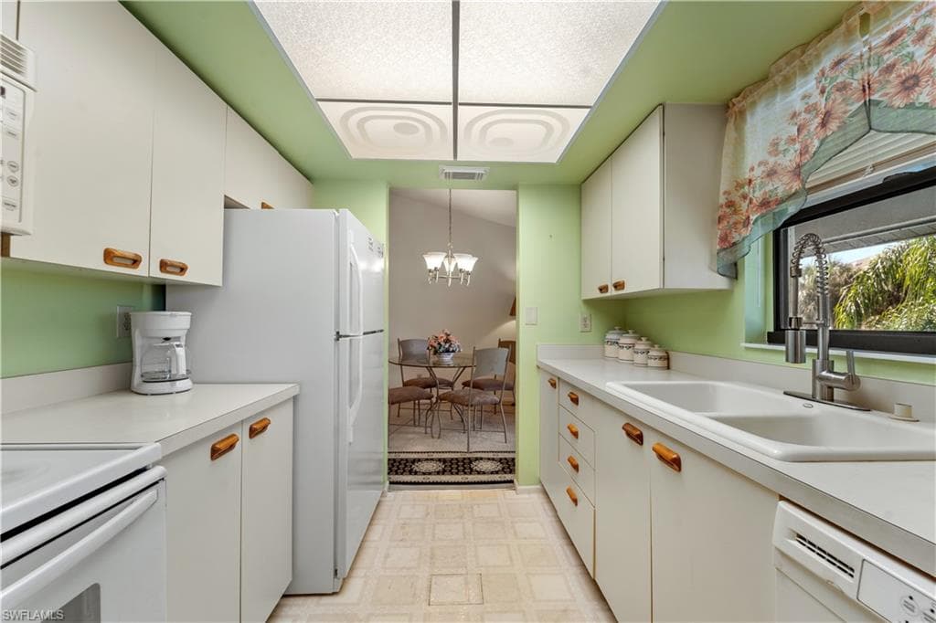 8340 Charter Club CIR 9-14