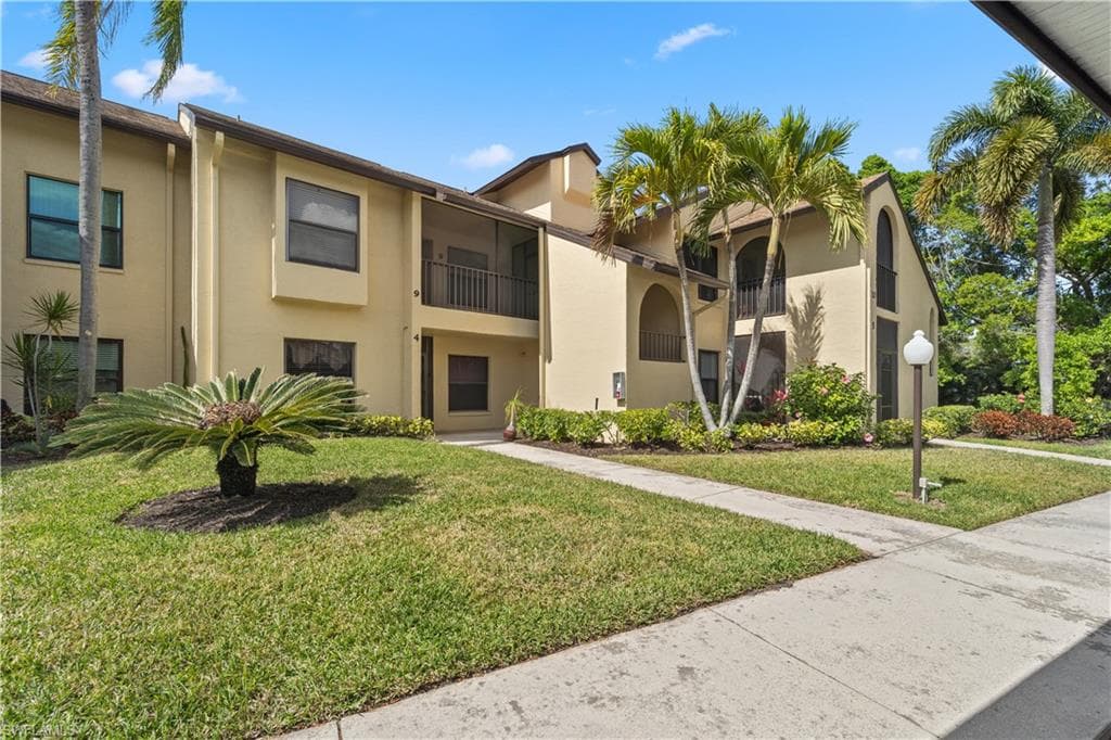 8340 Charter Club CIR 9-25