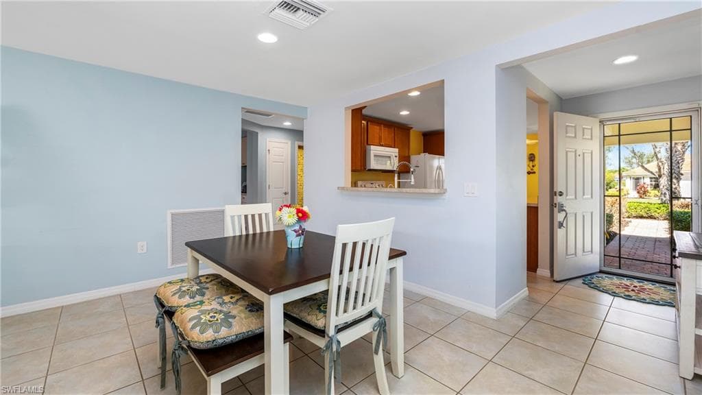 15127 Reef LN-8