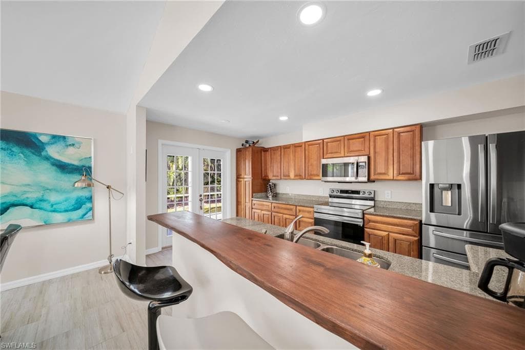 15069 Cloverdale DR-7