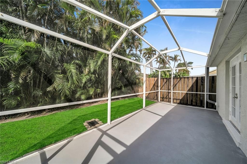15069 Cloverdale DR-28