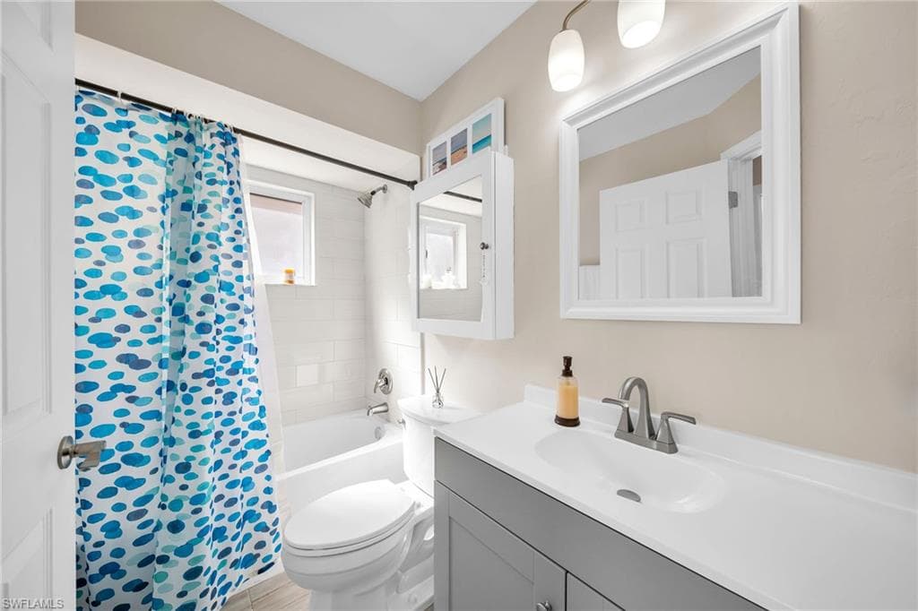 15069 Cloverdale DR-15