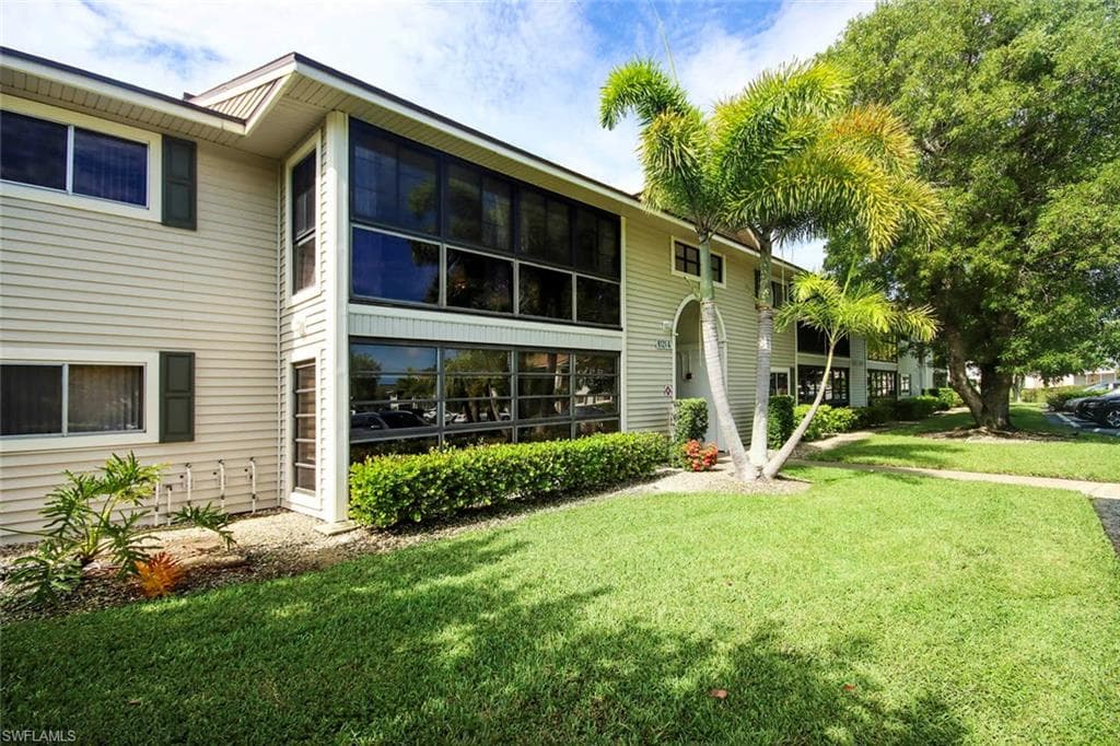 8121 S Woods CIR Unit 5-2