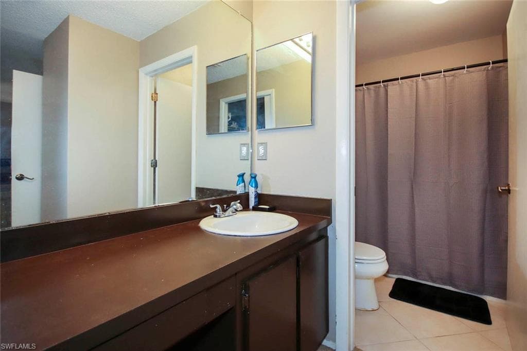 8121 S Woods CIR Unit 5-17