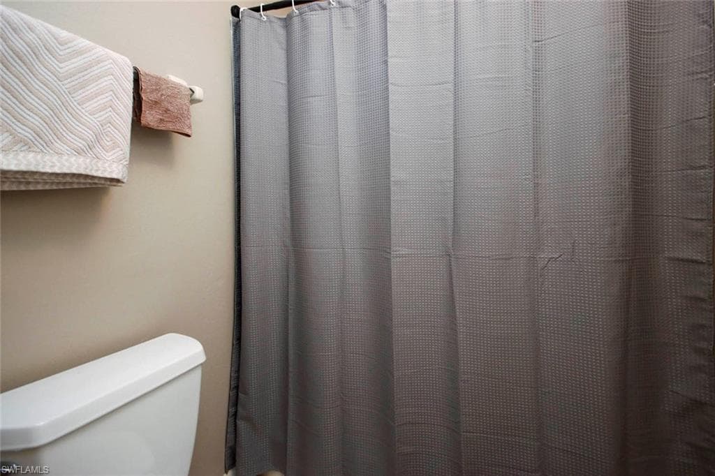 8121 S Woods CIR Unit 5-18