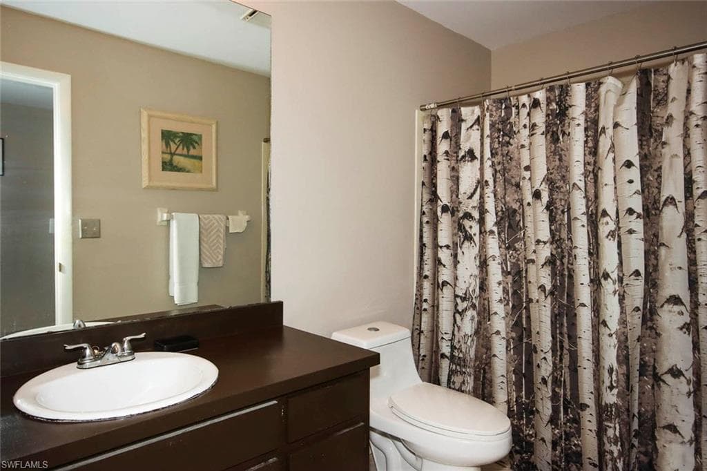 8121 S Woods CIR Unit 5-15