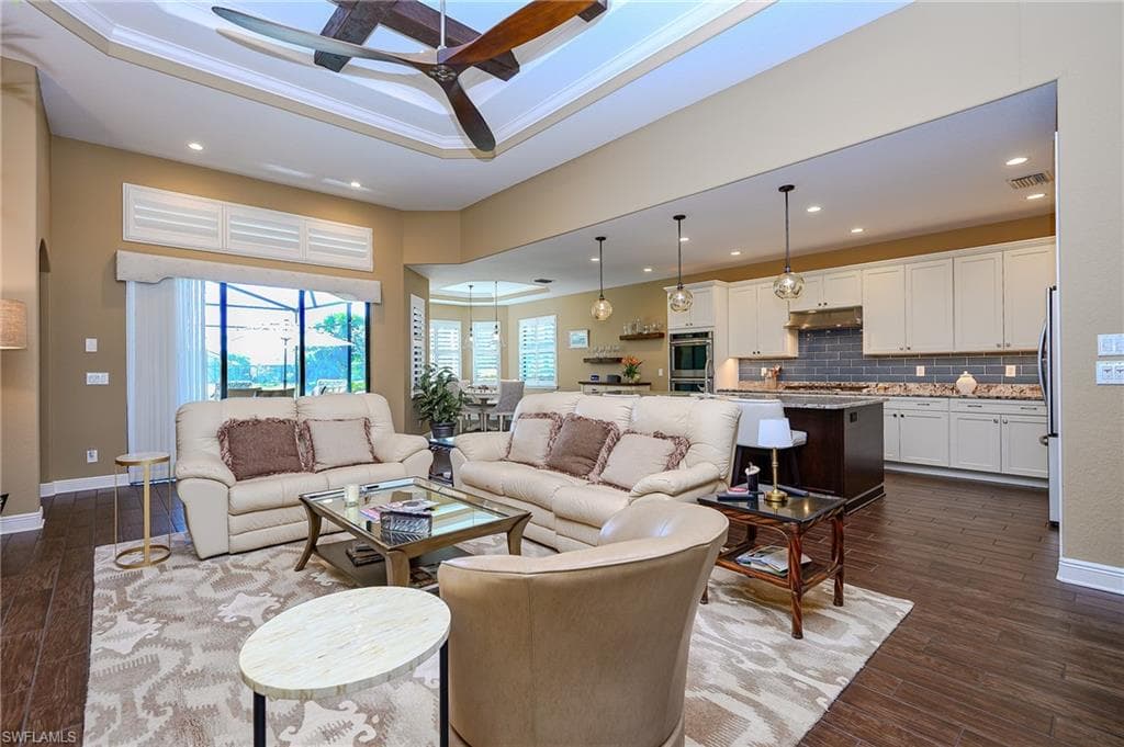 10505 Valencia Lakes DR-6