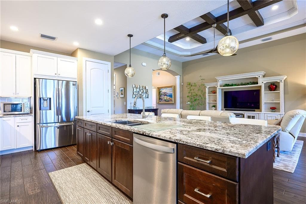 10505 Valencia Lakes DR-17