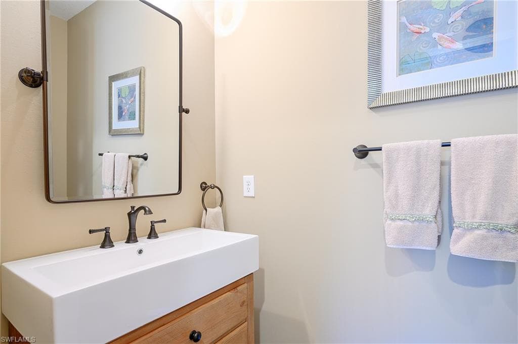 10505 Valencia Lakes DR-30