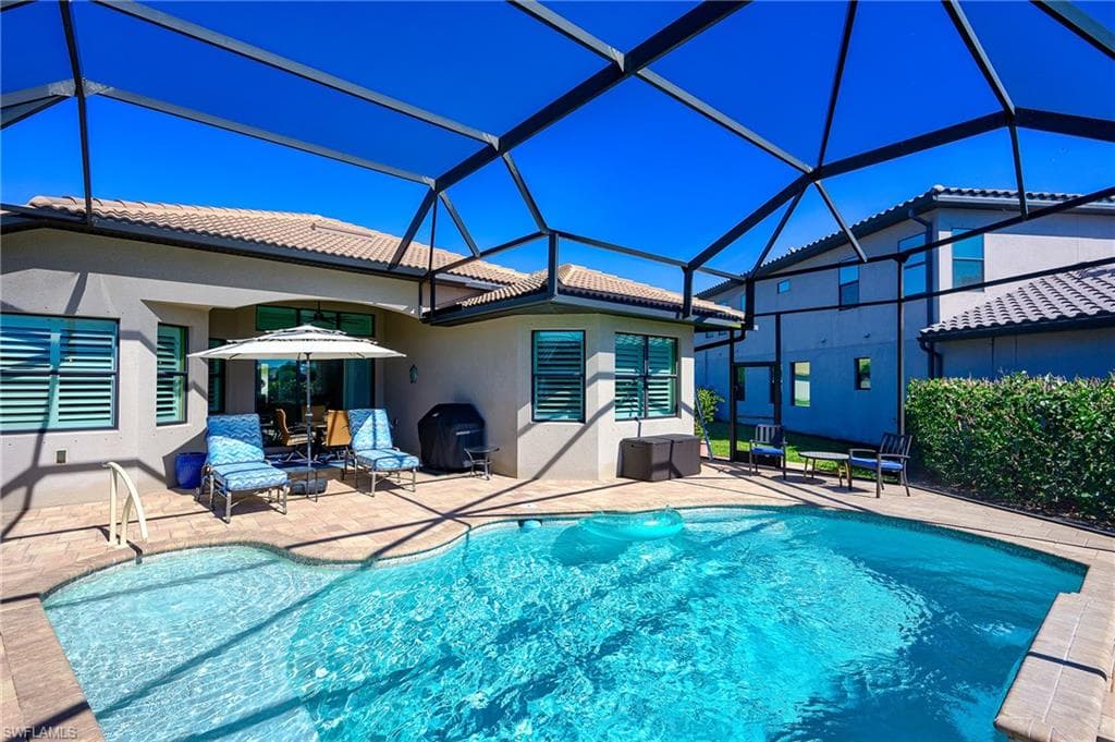 10505 Valencia Lakes DR-40