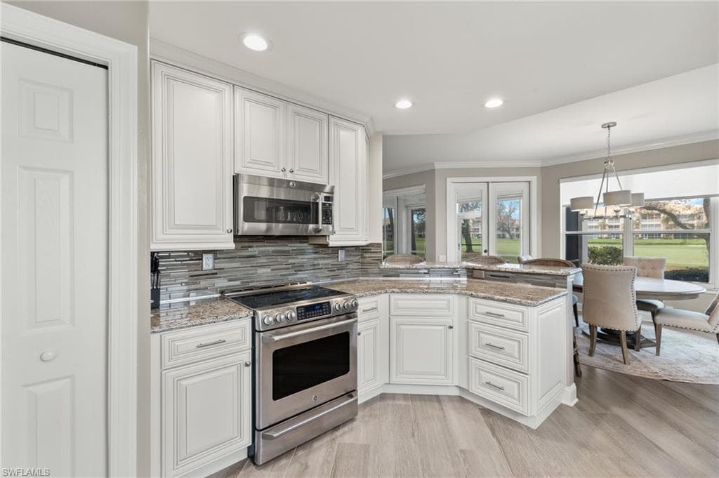 9201 Bayberry BEND 103-11