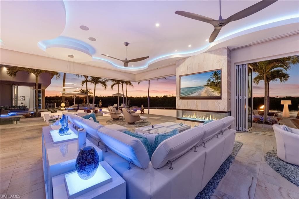 103 Montrose DR-2