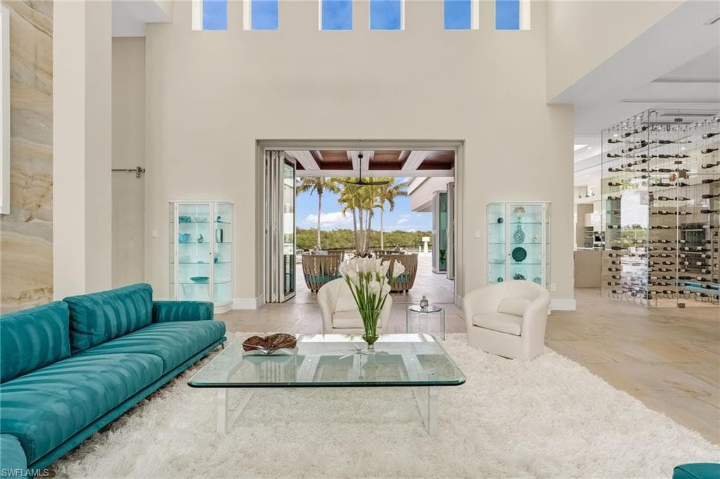 103 Montrose DR-13