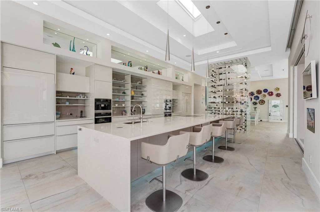 103 Montrose DR-17