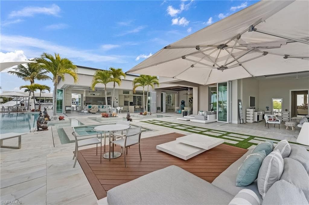 103 Montrose DR-16