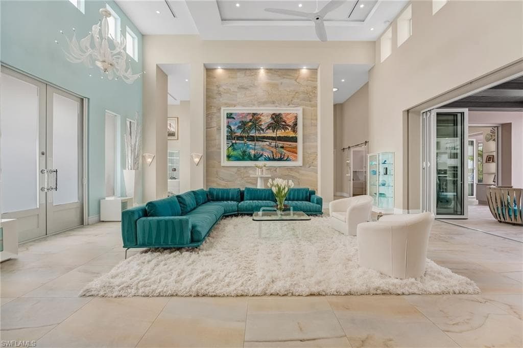 103 Montrose DR-12