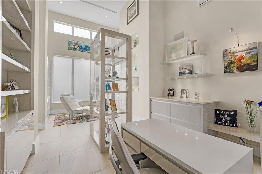 103 Montrose DR-36