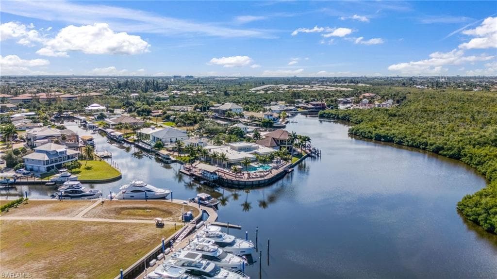 103 Montrose DR-48