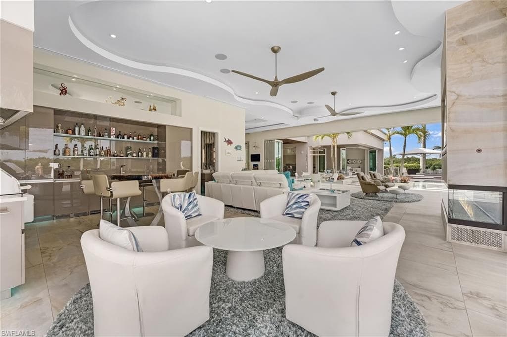 103 Montrose DR-11