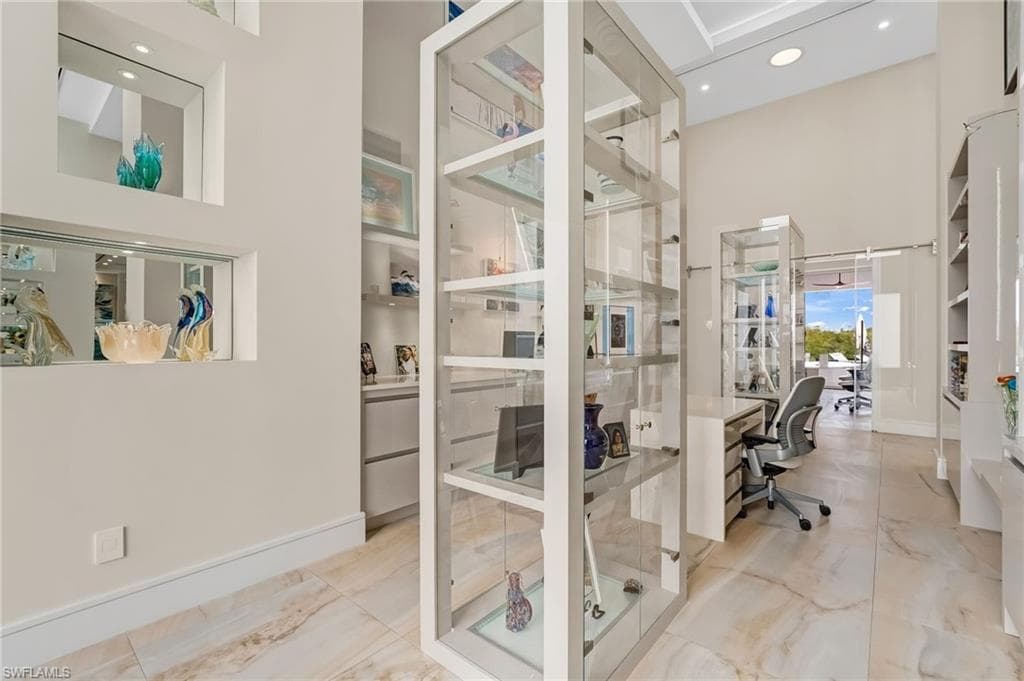 103 Montrose DR-35