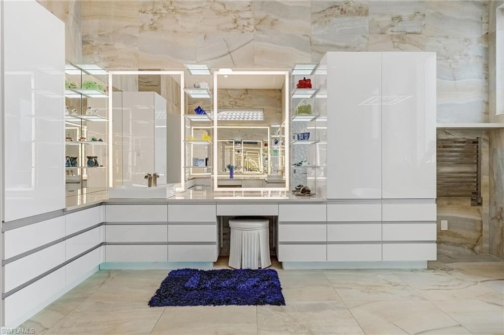 103 Montrose DR-31