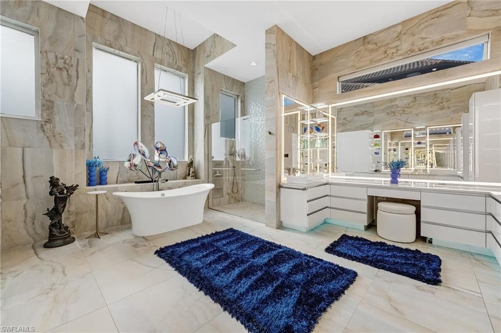 103 Montrose DR-29