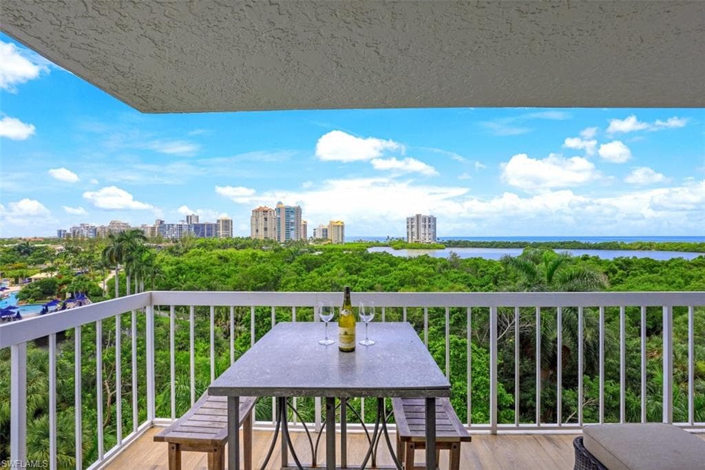 5501 Heron Point DR 501-4