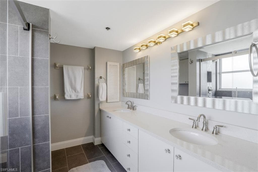 5501 Heron Pt DR 201-16
