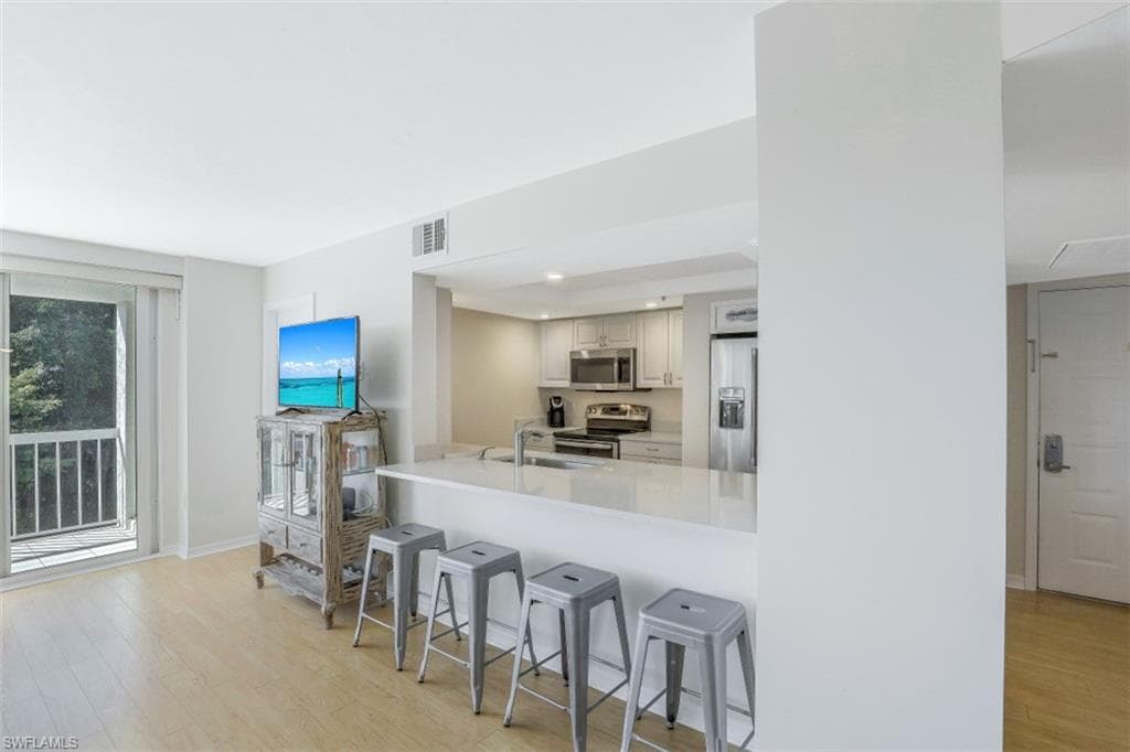 5501 Heron Pt DR 201-8