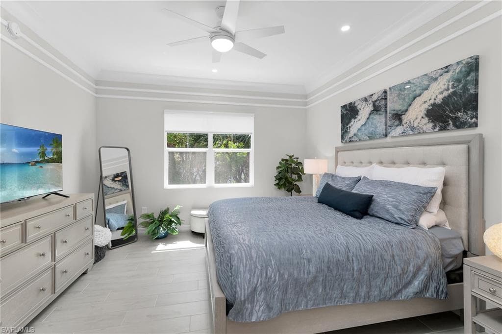 238 Indies DR E 202-18