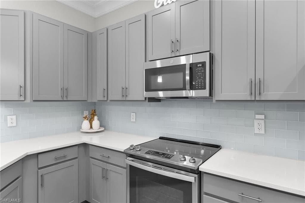 238 Indies DR E 202-11