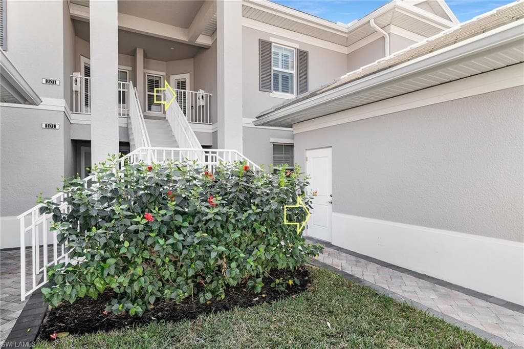 238 Indies DR E 202-4