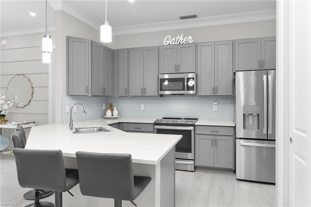 238 Indies DR E 202-8