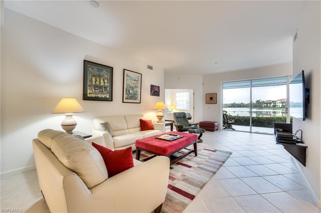 16580 Crownsbury WAY 102-6