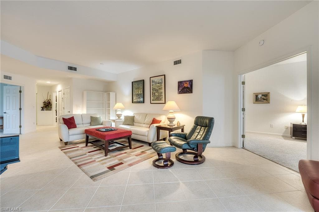 16580 Crownsbury WAY 102-7