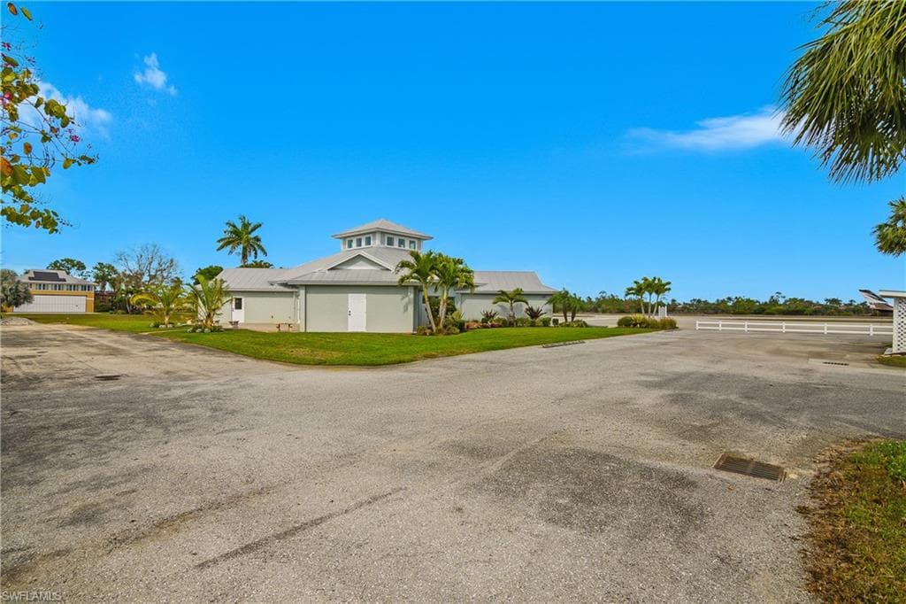 4017 Skyway DR-16