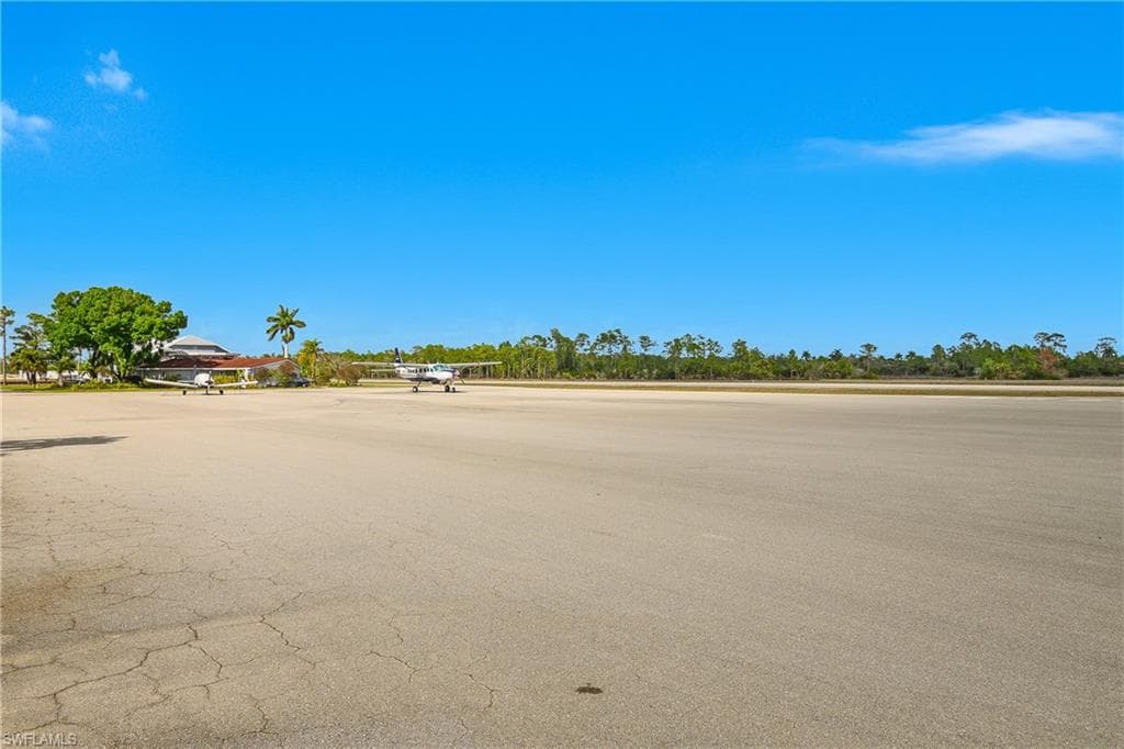 4017 Skyway DR-18