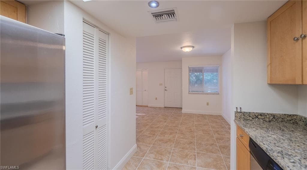 3160 Seasons WAY 709-7