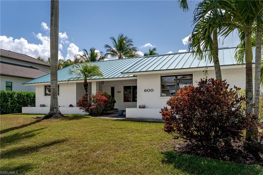 600 Parkview LN-2