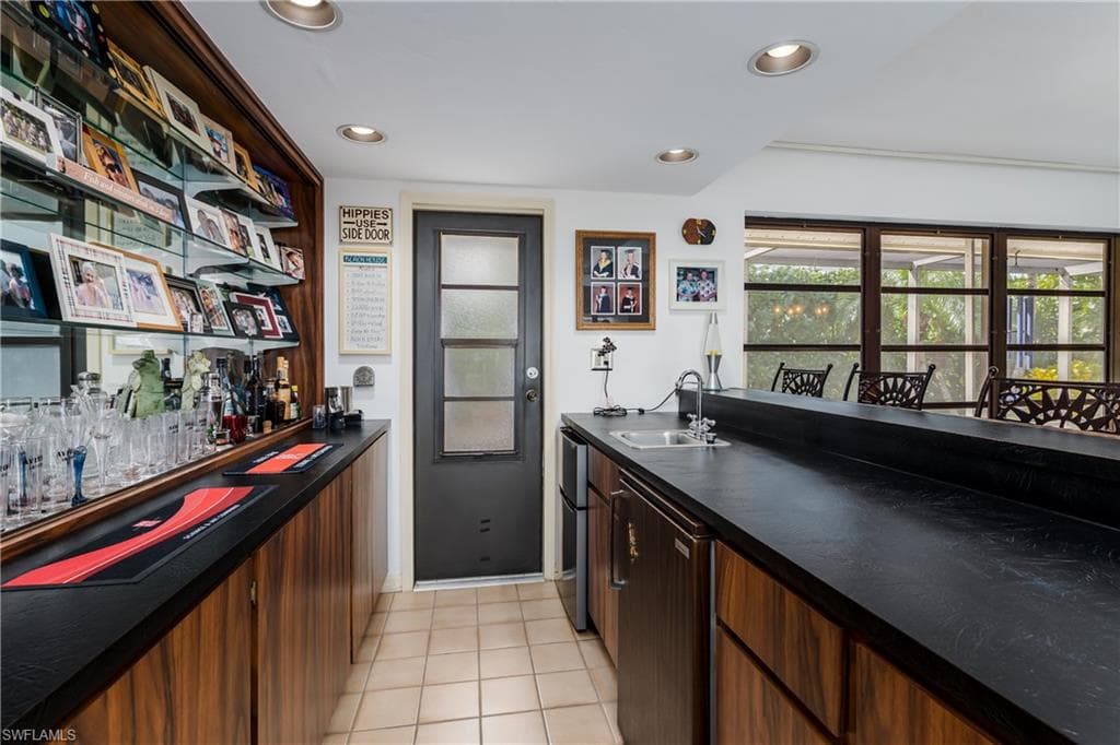 600 Parkview LN-7