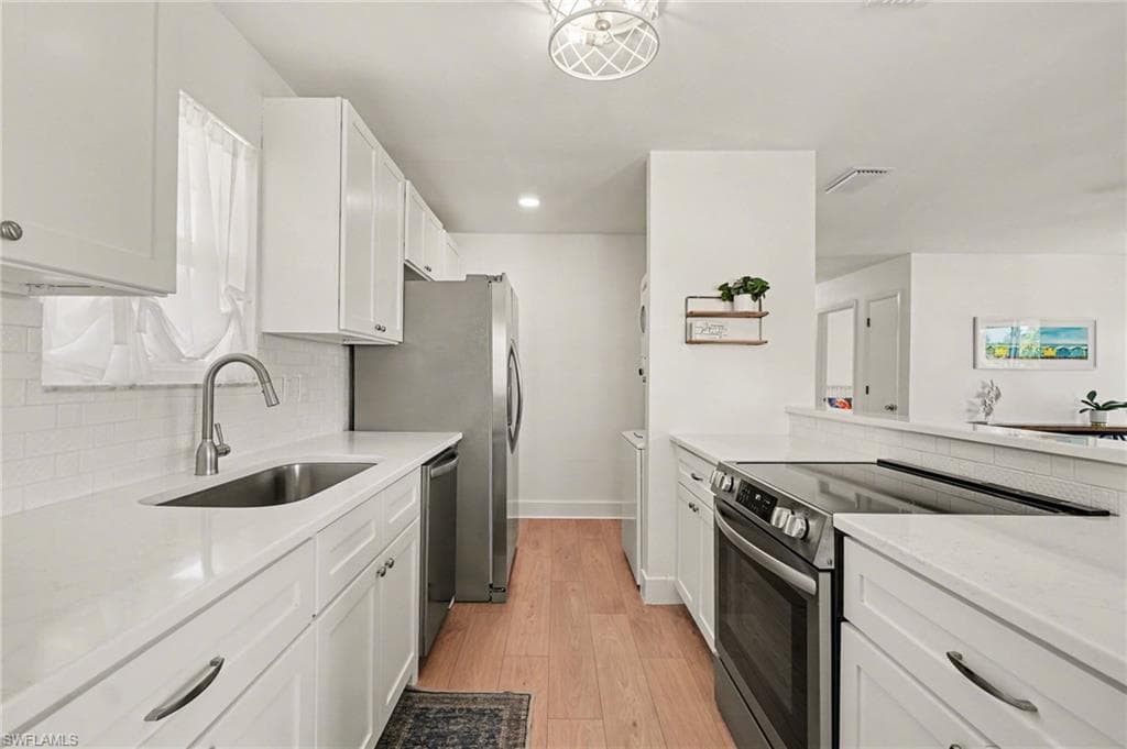 942 Prescott ST-28