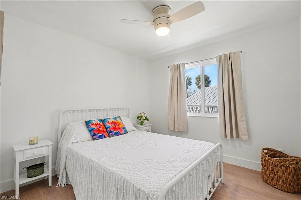 942 Prescott ST-25