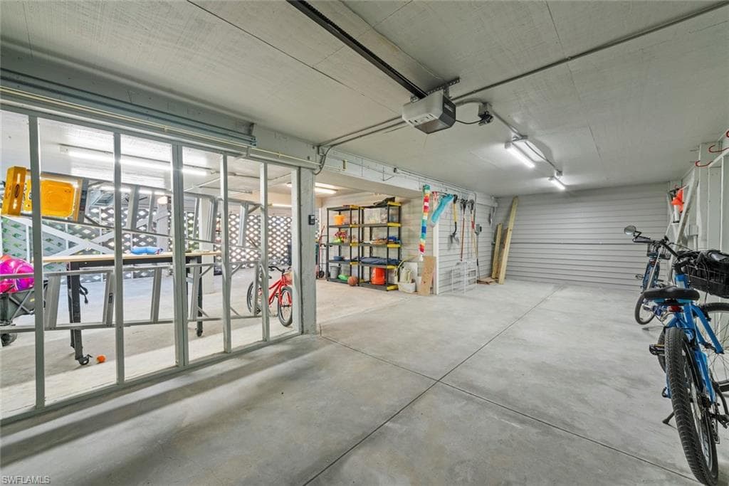 1360 Jamaica DR-36