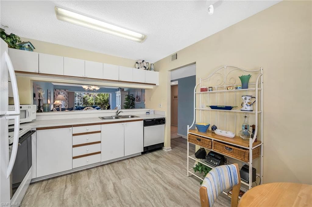 7025 Dennis CIR G202-8