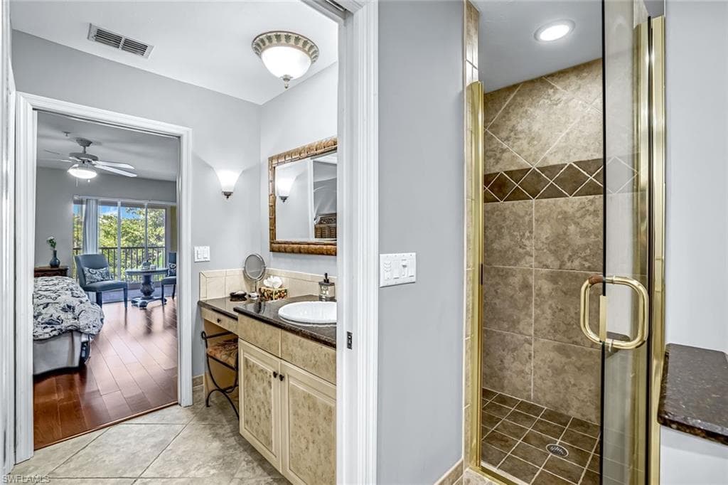 760 Waterford DR 303-8
