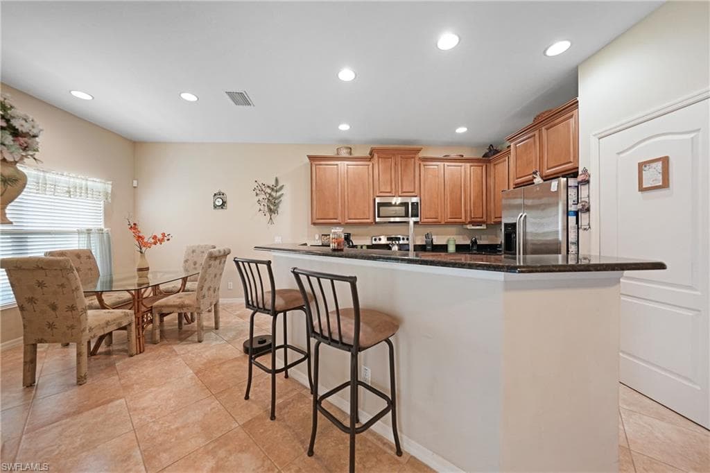 2454 Blackburn CIR-6
