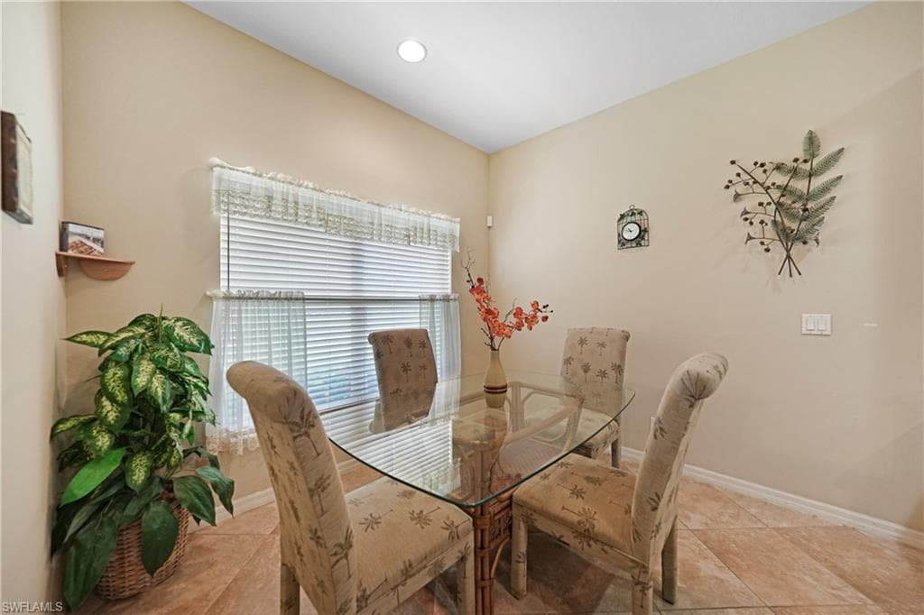 2454 Blackburn CIR-13
