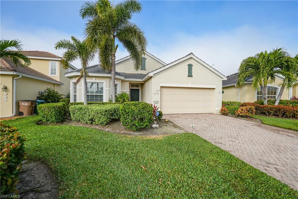2454 Blackburn CIR-31