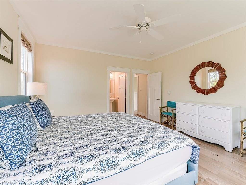 1550 Centre ST-13